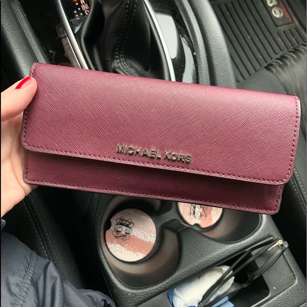 Michael Kors wallet ❤️